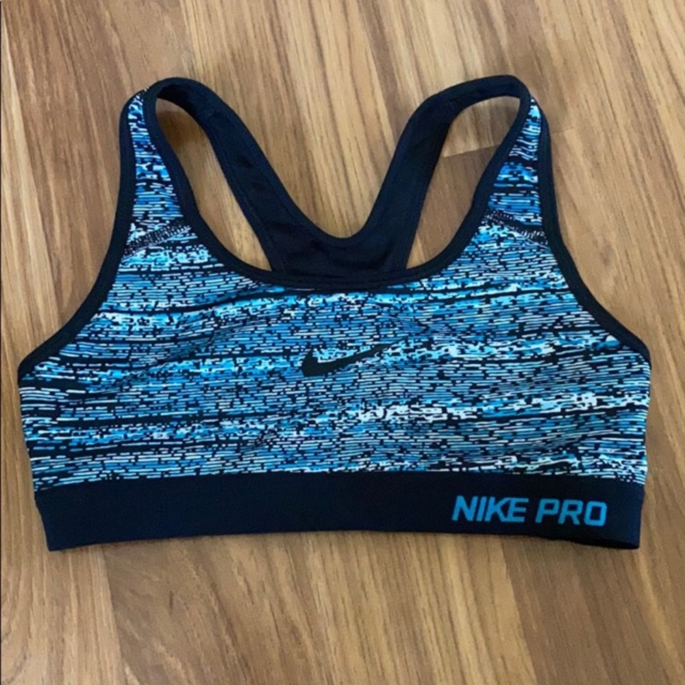 Nike pro sports bra